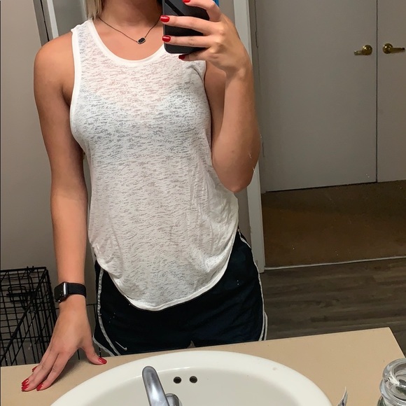 Lululemon tank - Picture 5 of 5
